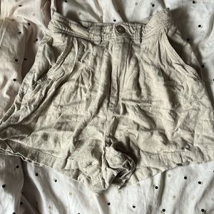 Small beige khakis shorts